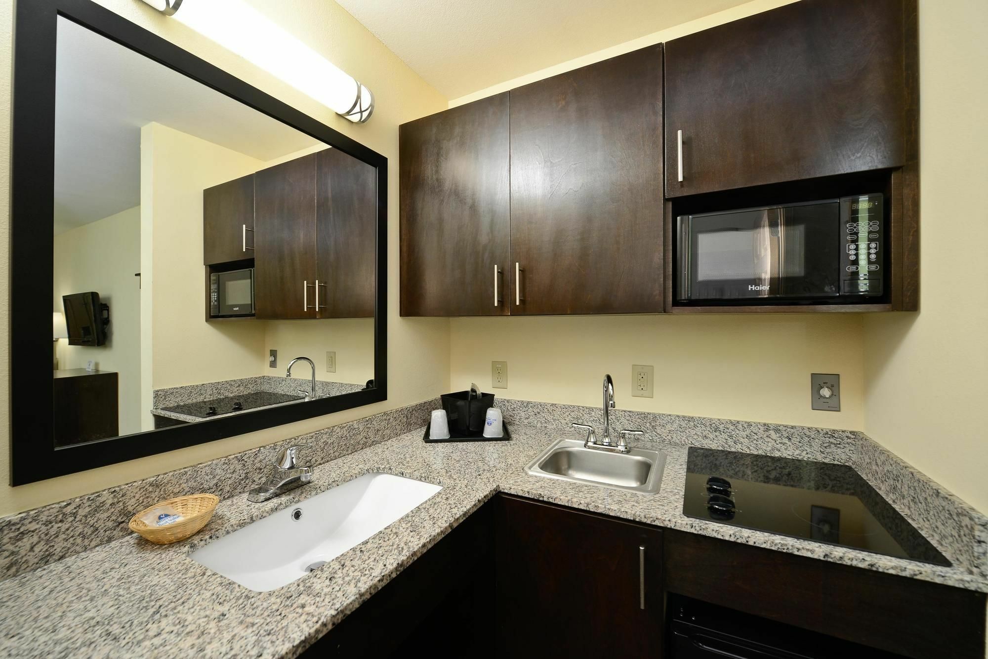 Americas Best Value Inn Lake Charles Interstate 210 Szoba fotó
